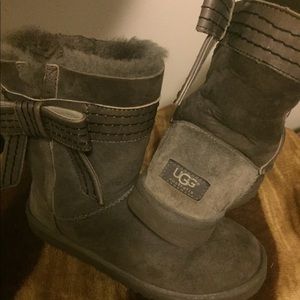 SOLD ! Ugg boots size 9